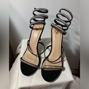 Windsor Women's Heels, Black with rhinestone accents size 8 1/2 New
